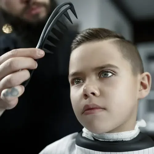 children-hairdresser-cutting-lit